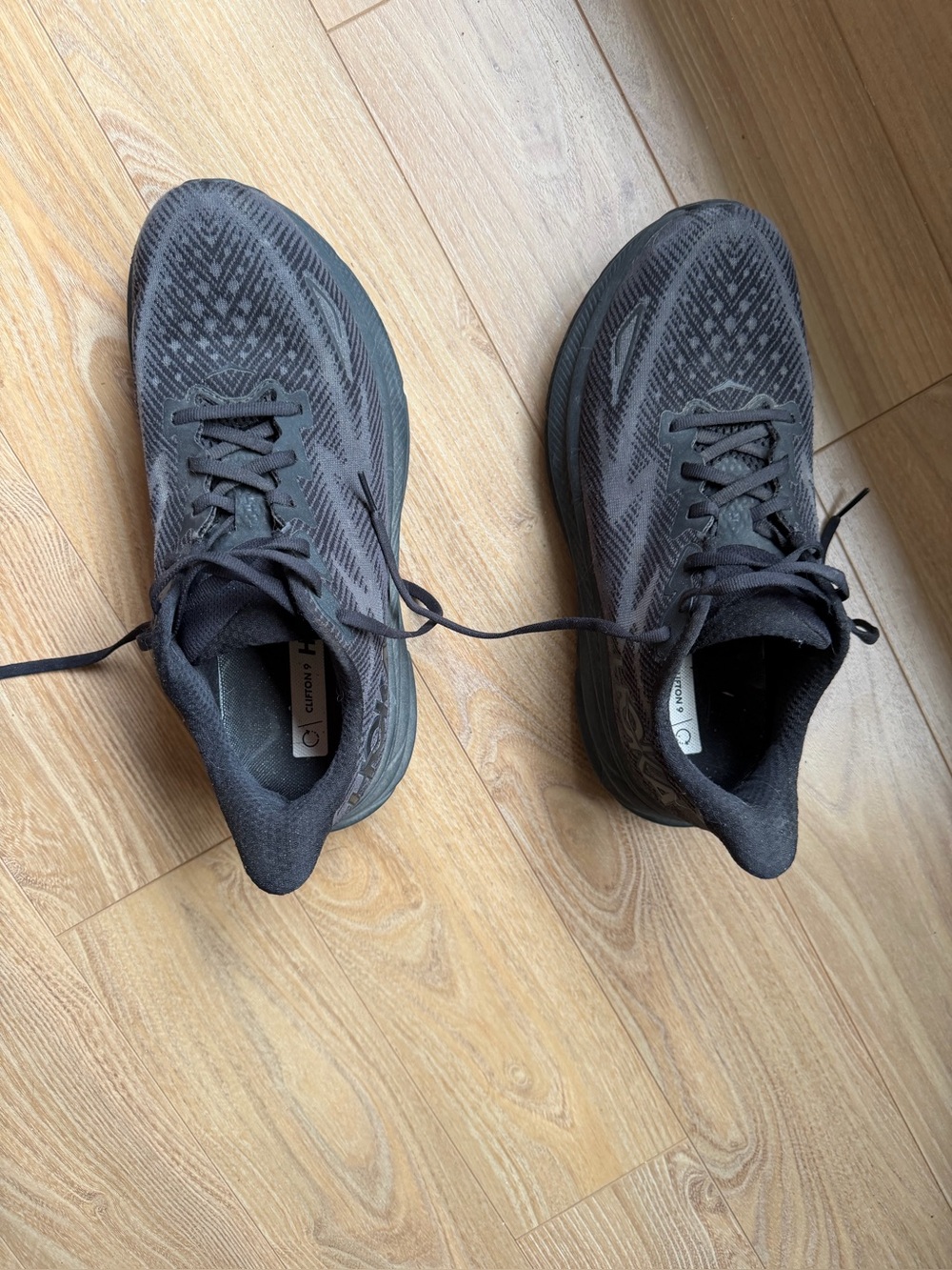 HOKA Clifton 9 - size 9.5D (wide) - Picture 3 of 8